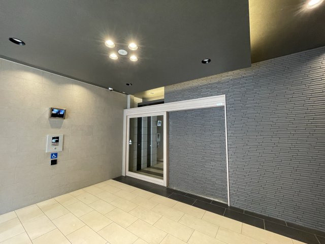 プランドール北浜　仲介手数料無料のエントランス