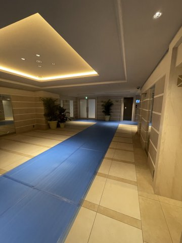 Dimus北浜のロビー