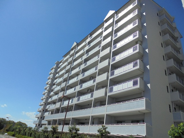 ディアコルモ武庫が丘Ａ棟の外観