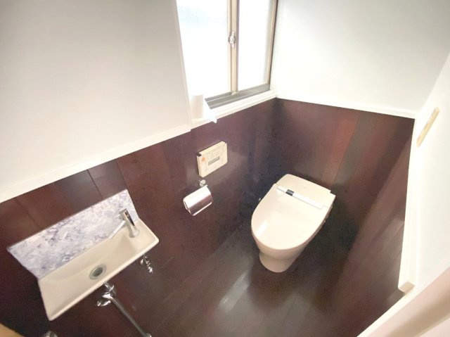 柳川市本町の中古一戸建のトイレ