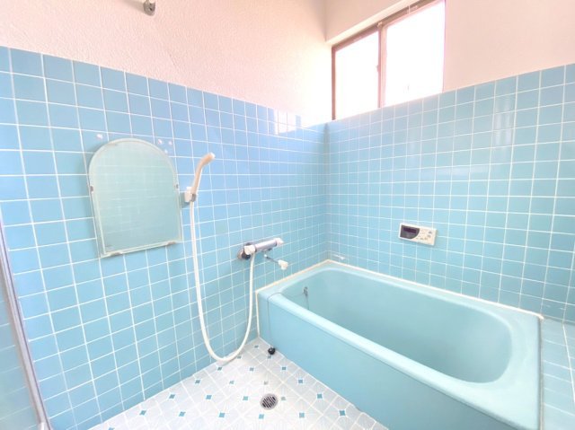 柳川市本町の中古一戸建の浴室