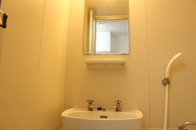 第７三重野ビルの洗面所