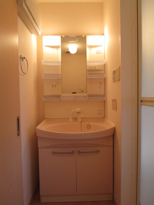 サンヴィレッジ田尻 Ｂ棟の洗面所|洗髪洗面化粧台