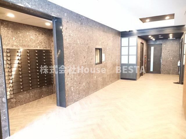 プレサンス神戸元町ミューズのエントランス