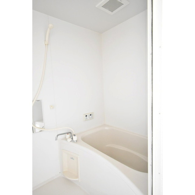 レガロ上津の浴室|落ち着いた空間のお風呂です