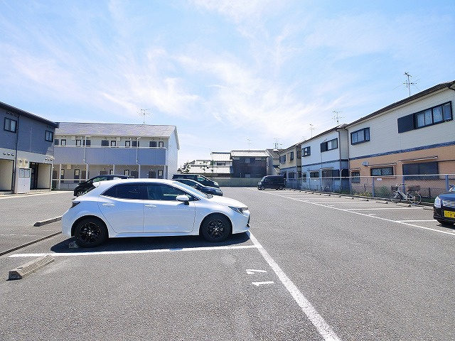 パレスナップの駐車場