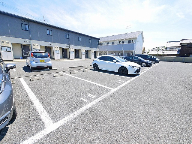 パレスナップの駐車場