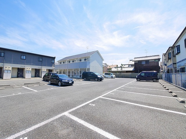 パレスナップの駐車場