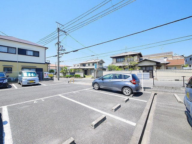 パレスナップの駐車場