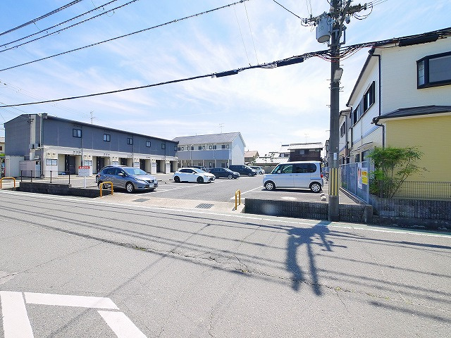 パレスナップの駐車場