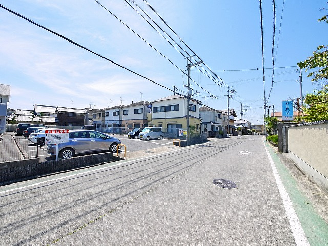パレスナップの駐車場