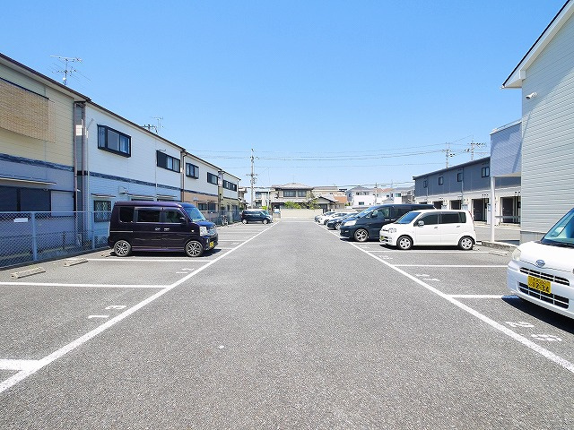 パレスナップの駐車場