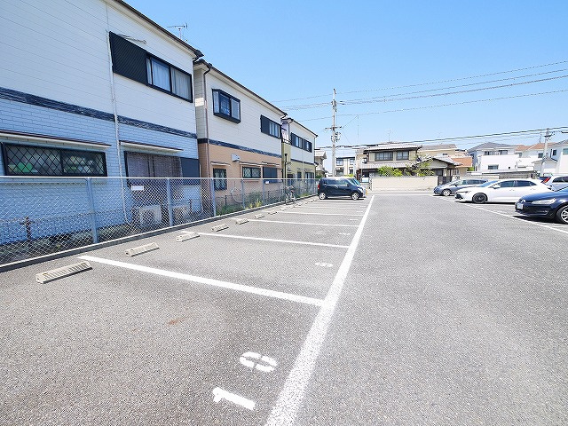 パレスナップの駐車場|カースペースがあります