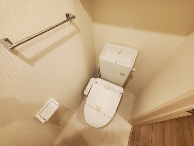 フォンテーヌBのトイレ|落ち着いた色調のトイレです