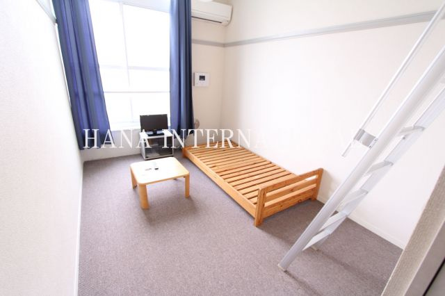 エストの居間・リビング