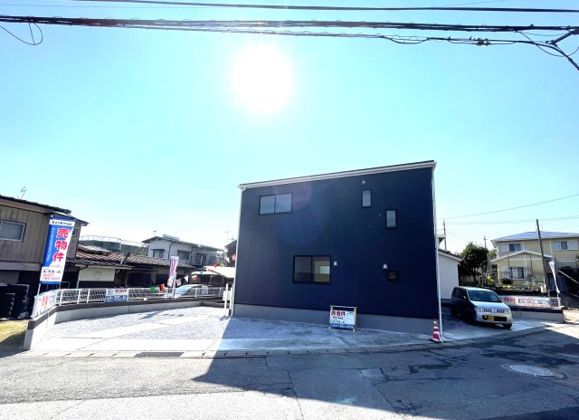 新築　高崎市石原町第23　Livele Garden.S　1号棟の駐車場|現地写真　駐車スペースは建物東側に並列2台分可能です！