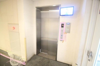 【その他共用部分】 | エレベーターを完備したマンションです♪