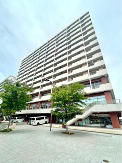 【外観】 | 流行に左右されず、将来にわたって価値が継続する「上質」な佇まい。おしゃれな雰囲気や自然の潤い、親しみやすさといった暮らしを豊かにしてくれる住空間です。