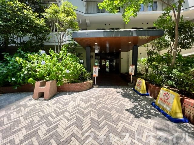 ベル・パークシティ画地Ⅱ　H棟のエントランス