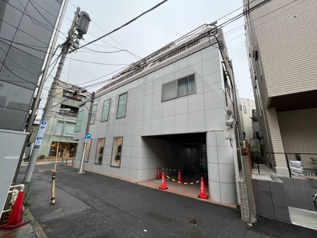 アイズビルの外観