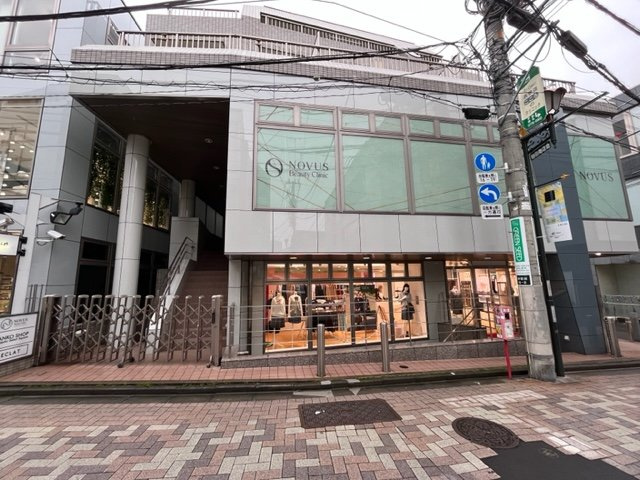 アイズビルの外観