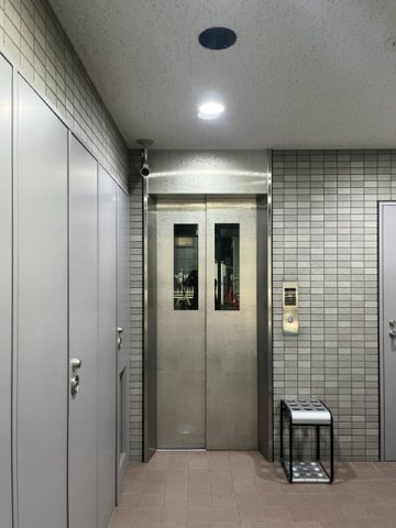 アイズビルのロビー