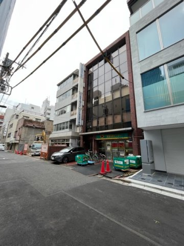 オクミヤ興産ビルの外観