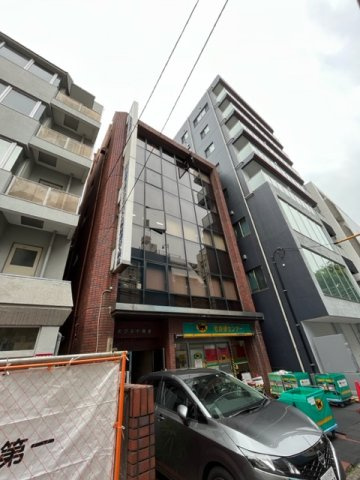 オクミヤ興産ビルの外観
