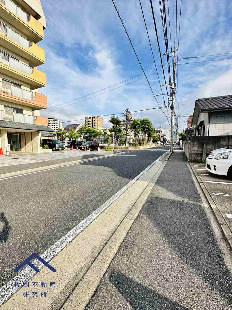 ルネ荒江の周辺