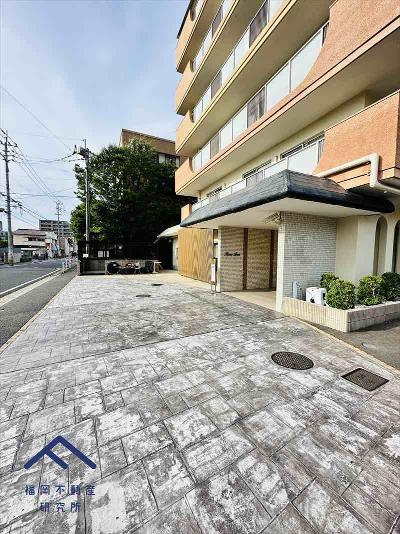 ルネ荒江の外観