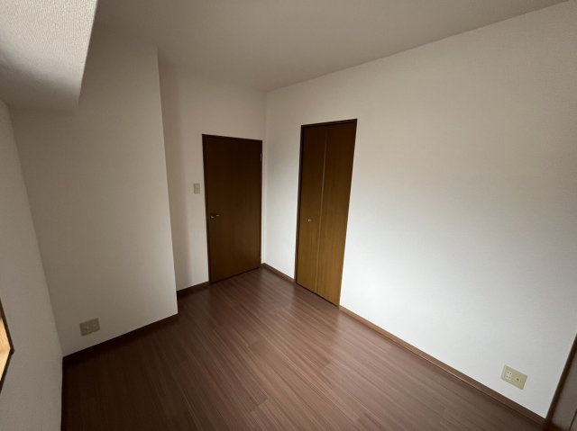 エクセレント・バーツの洋室