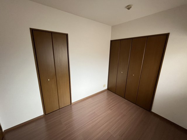 エクセレント・バーツの洋室