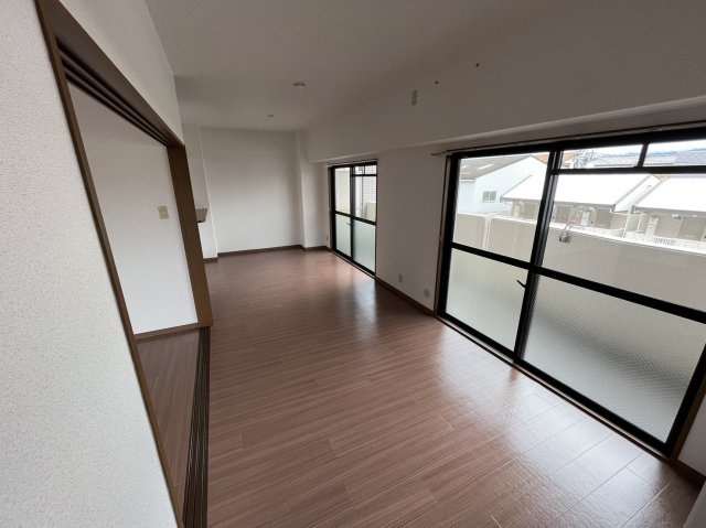 エクセレント・バーツの洋室