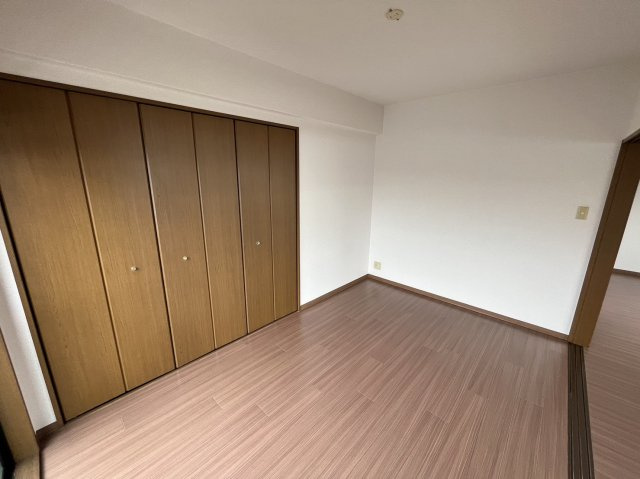 エクセレント・バーツの洋室