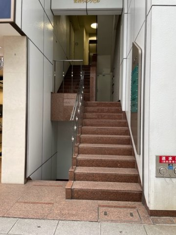 銀座シルクビルのエントランス