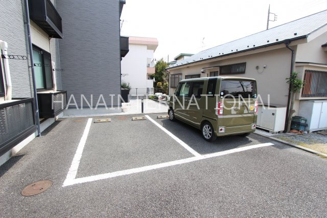 レオパレスＲＵＨＥＮ・ＨＥＩＭ　の駐車場