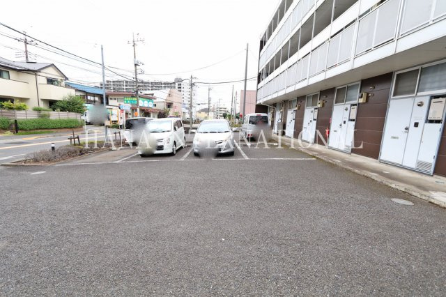 サンフローラⅡの駐車場