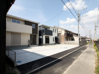 【前面道路含む現地写真】