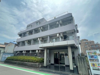 【外観】 | 流行に左右されず、将来にわたって価値が継続する「上質」な佇まい。おしゃれな雰囲気や自然の潤い、親しみやすさといった暮らしを豊かにしてくれる住空間です。