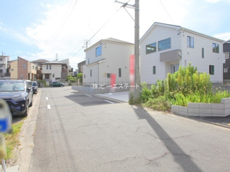 【前面道路含む現地写真】