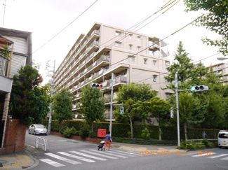 【外観】 | 総戸数256戸のビッグコミュニティ。SRC造建物。