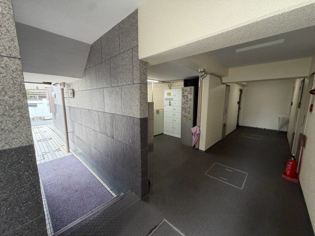 東大阪市中小阪５丁目の賃貸マンションのロビー