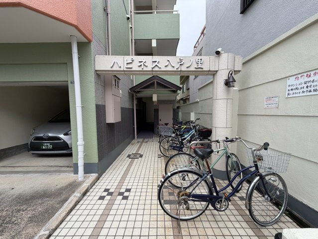 東大阪市中小阪５丁目の賃貸マンションのエントランス