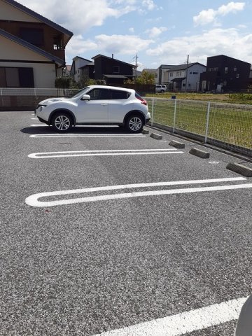 ミモザの駐車場