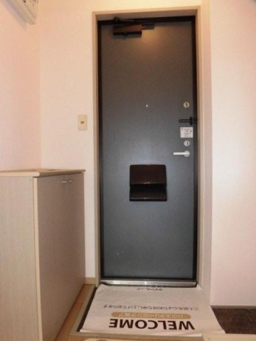 アゼリアコートの玄関