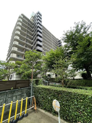 【外観】 | ネオコーポ大阪城公園三号館 | □2023年2月リフォーム済み！
○南向きバルコニーで陽当たり良好
●周辺には生活施設が充実
○食洗器や浴室暖房乾燥機等、設備充実