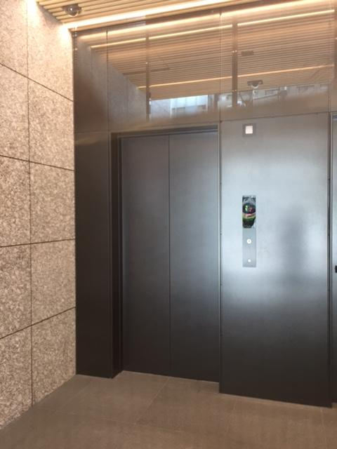 渋谷区渋谷２丁目の事務所のエントランス