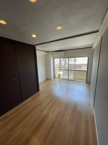 仲介手数料0円！！シャルムスワンの居間・リビング