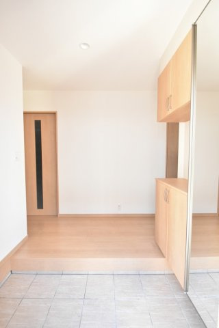 【玄関】 | 鴻巣市東３丁目　未入居住宅