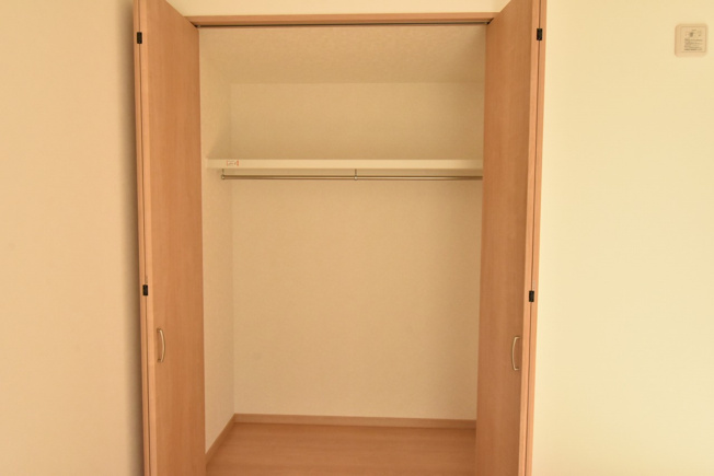 【収納】 | 鴻巣市東３丁目　未入居住宅 | 2階洋室9帖のクローゼット